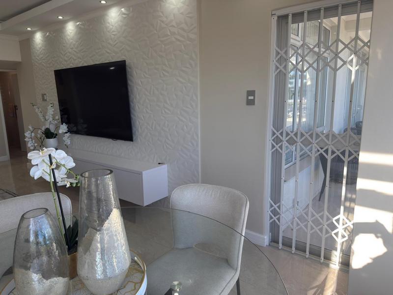 2 Bedroom Property for Sale in Sea Point Western Cape
